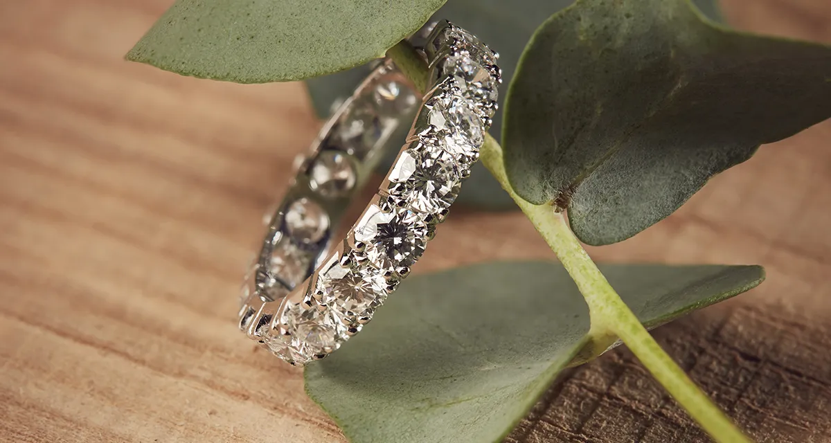 Goldring mit Rosenmotiv